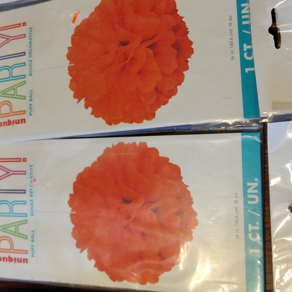 Party time table covers and puff balls/fans - Picture 4 of 7